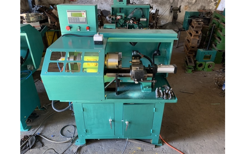 如何調(diào)整自動儀表車床的主軸軸承間隙？